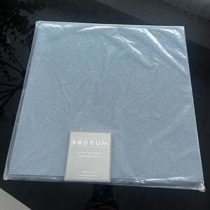 ⭐️🌴NWT 6 Bodrum Placemats, patterned surface